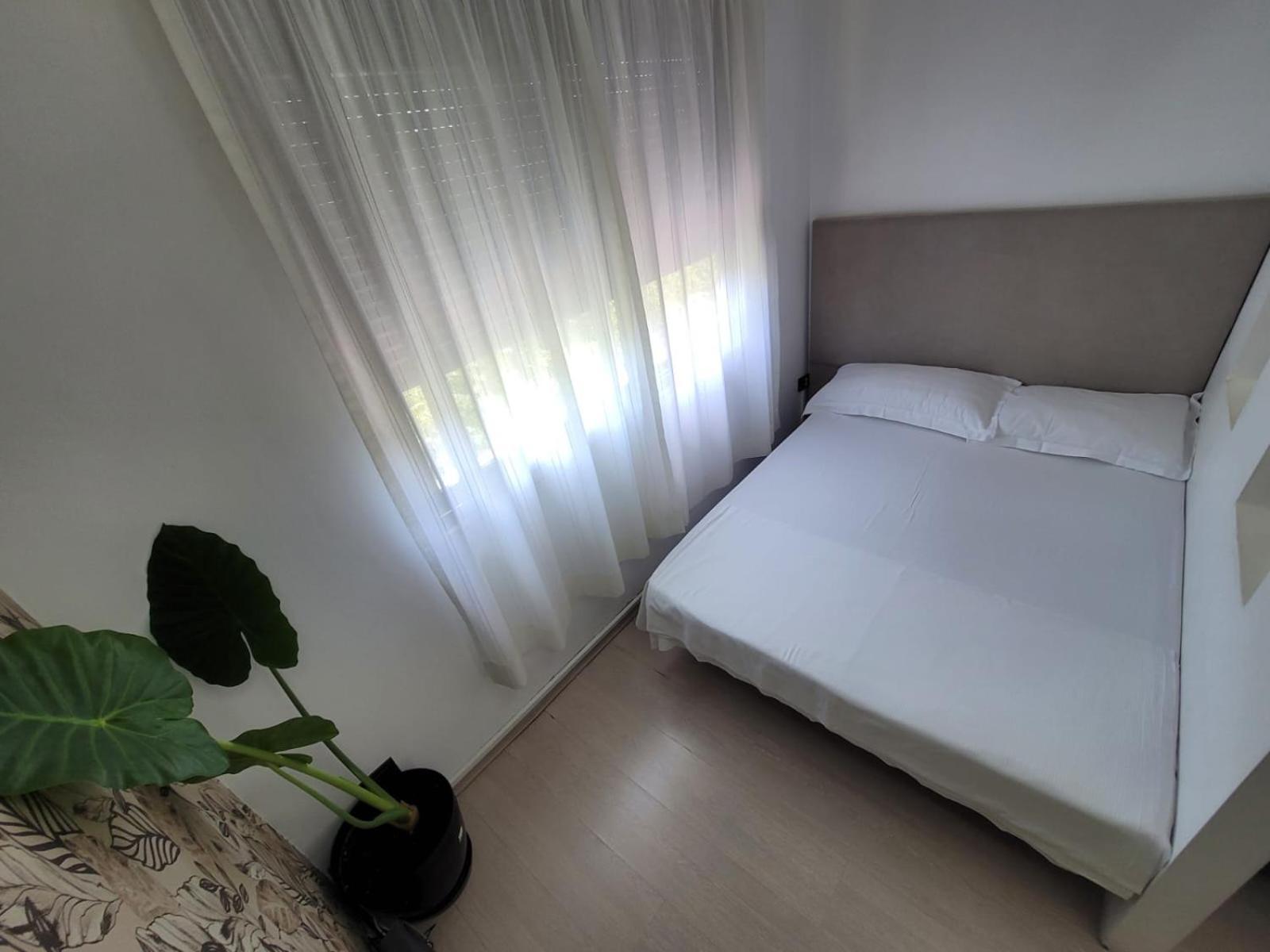 An Apartment With Fireplace Tirana Bagian luar foto